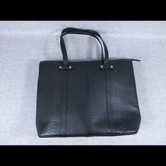 Handbags - 👯‍♀️Host Pick⚡️Faux Embossed Leather Tote Bag